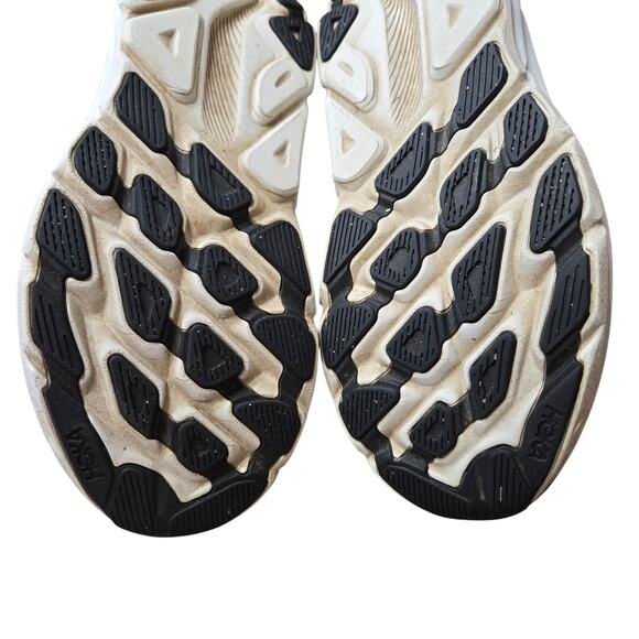 Hoka Clifton 9 running shoes in a black and white colorway women's 7.5 - Picture 8 of 9